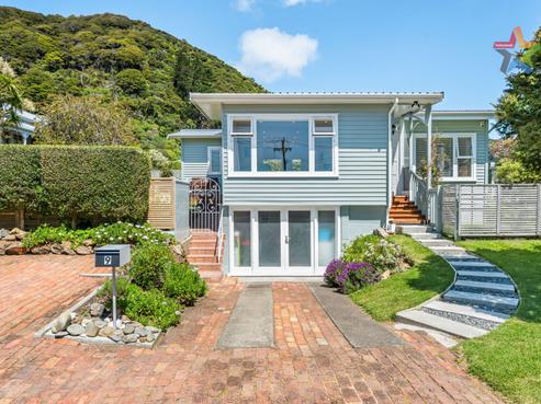 9 Puriri Street, Eastbourne