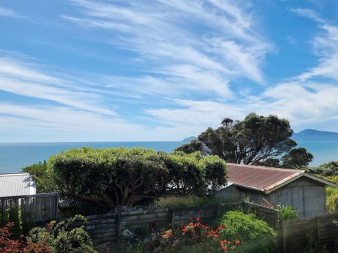 69 Wellington Road, Paekakariki
