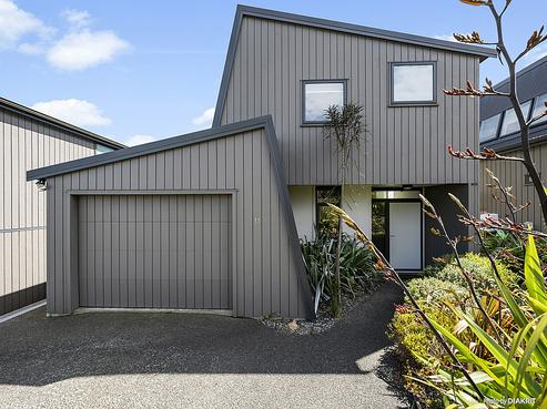 11 Lacebark Lane, Woodridge