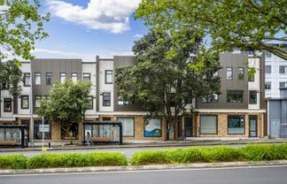 Vendor relocating. Inviting all offers!