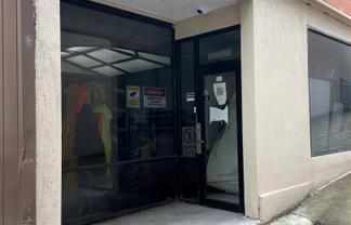 Ground floor warehousing in Newton!