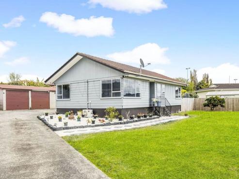 8 Pesaro Place, Clover Park