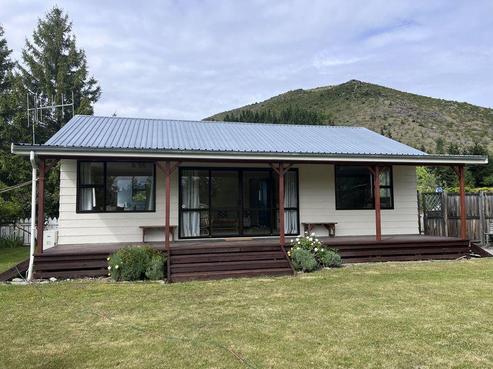 27 Black Peak Road, Omarama
