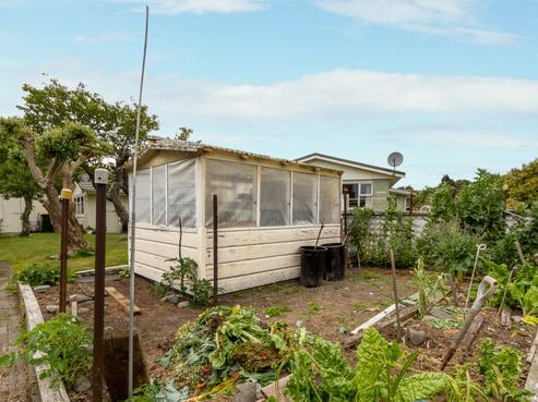 18 Park Avenue, Waikanae