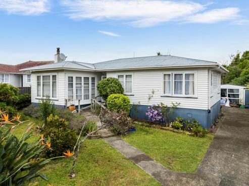 4 Porter Avenue, Te Atatu South