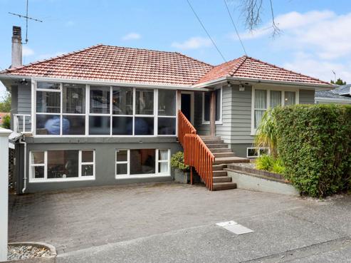 85 Empire Road, Epsom