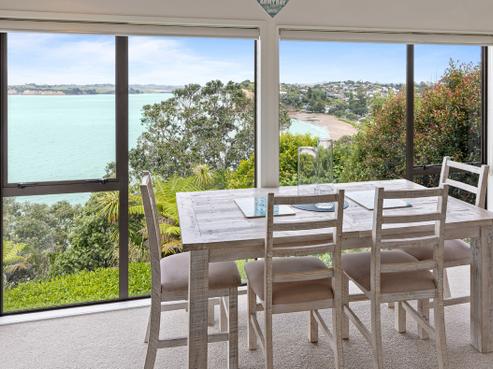 767B Whangaparaoa Road, Manly