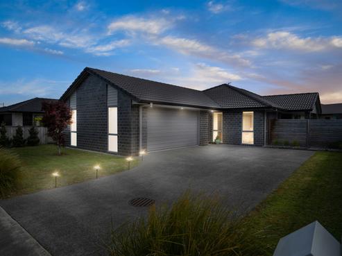 39 Plescher Crescent, Leamington