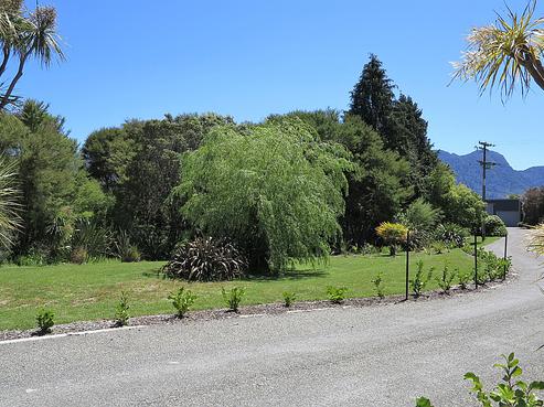 2317 Takaka-Collingwood Highway, Collingwood