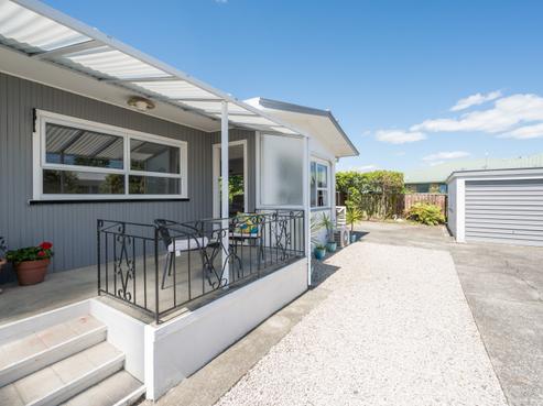2/7 Dryden Street, Stoke