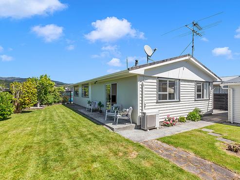 22 Omaha Grove, Totara Park
