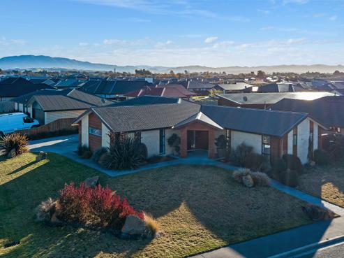 2 Claremont Crescent, Amberley