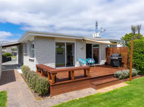 5 Newbourne Crescent, Redwoodtown
