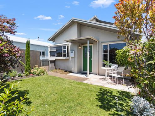 82 Charles Street, Westshore