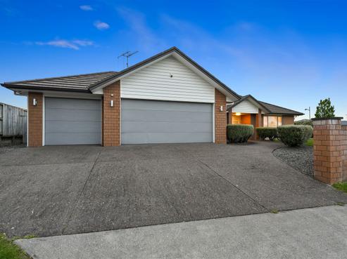 2 Cole Thomas Place, Huntington