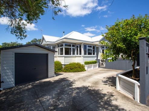 420 Devon Street East, Strandon