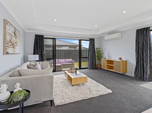 77 Tiritiri Moana Drive, Pegasus