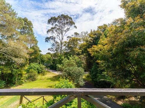 48 Derwent Crescent, Titirangi