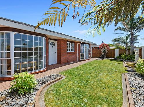 35 Heta Road, Highlands Park