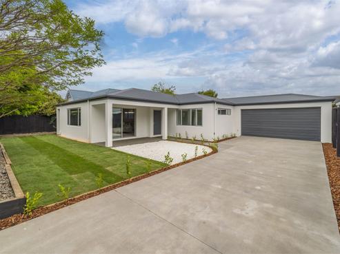 54 Edward Avenue, Edgeware