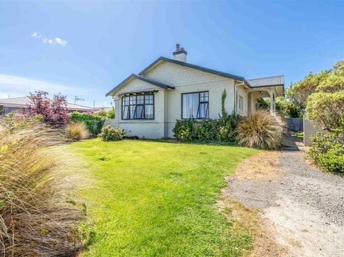 26 Moulson Street, Strathern