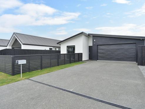 60 Quinn Crescent, Woodend