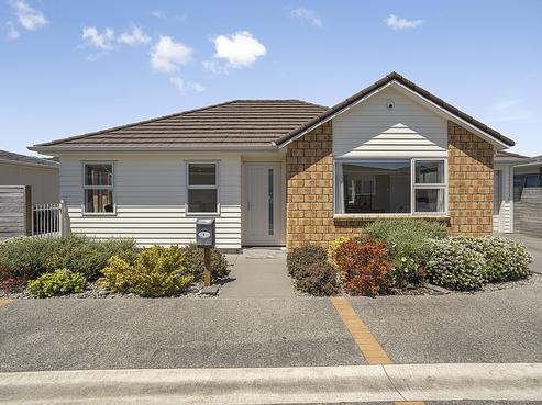 5 Mazzola Way, Avalon