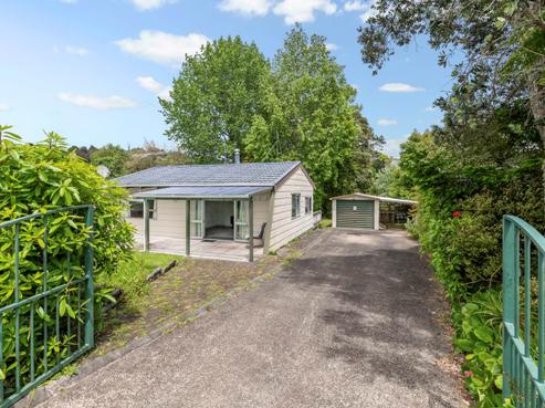 16 Hammond Avenue, Hatfields Beach