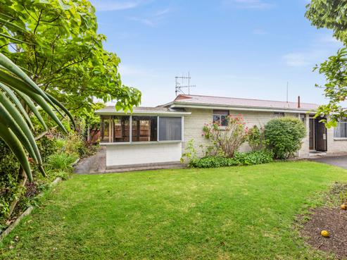 2/24 Oxford Street, Taradale