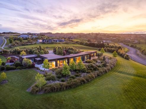 9 Eban Road, Redwood Valley