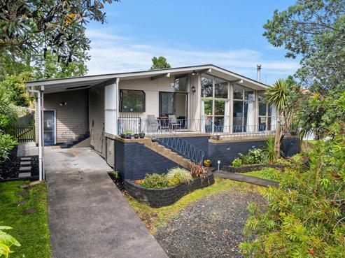 4 Dolbear Street, Titirangi