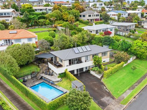 100 Sutherland Road, Brookfield