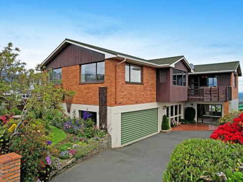 242 Larnach Road, Waverley