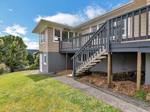 18 Memorial Drive, Parahaki