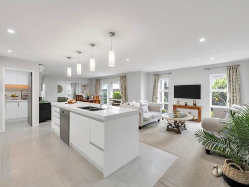 19 Defender Crescent, Beachlands
