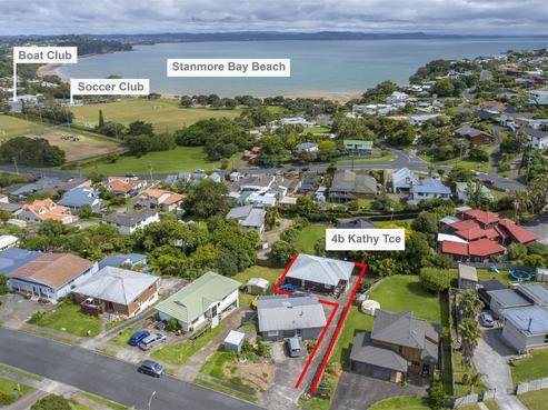 4B Kathy Terrace, Stanmore Bay