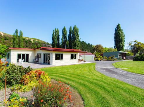 1036 State Highway 4, Parikino