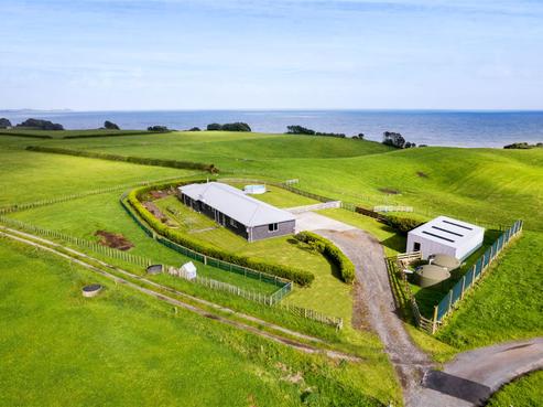 15 Carrs Road, Urenui