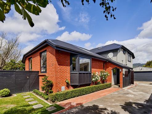 15 De Menech Grove, Avalon