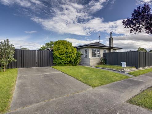 25 Tait Drive, Greenmeadows