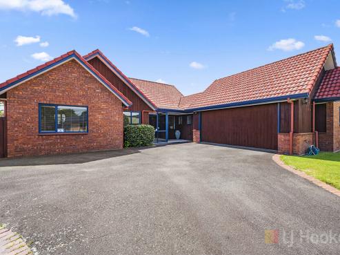 12 Kahurangi Drive, Lynmore