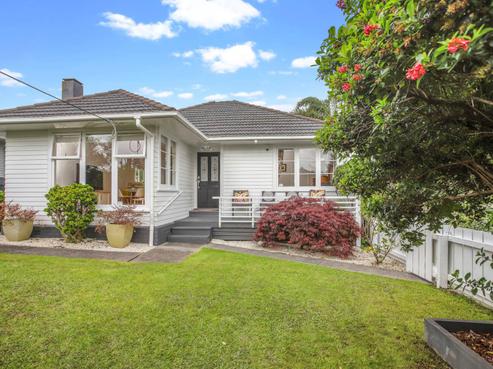 44 Flanshaw Road, Te Atatu South