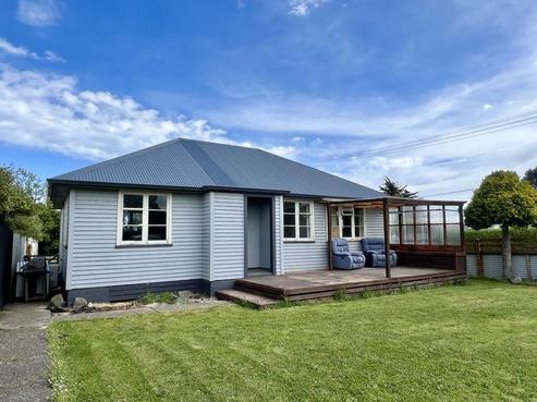 32 Scott Street, Strathern