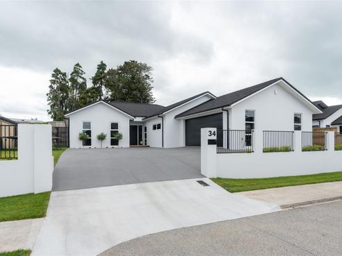 34 The Meadows Drive, Flagstaff