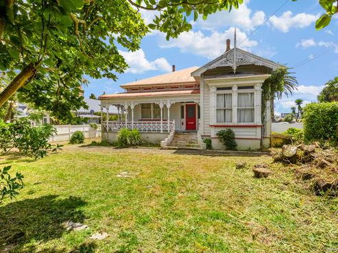 12 Claude Road, Epsom