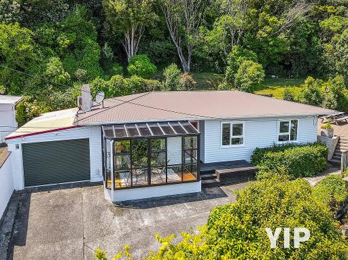 98 Helston Road, Paparangi