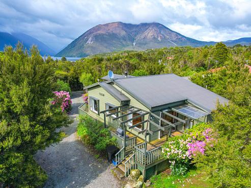 103 MAIN Road, St Arnaud