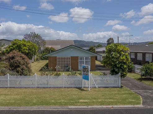 8 Hamilton Crescent, Whitianga