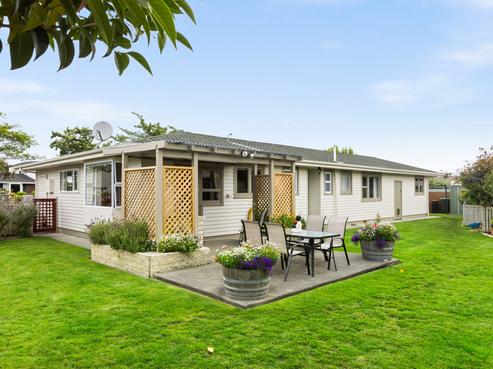 13 Crichton Place, Taradale