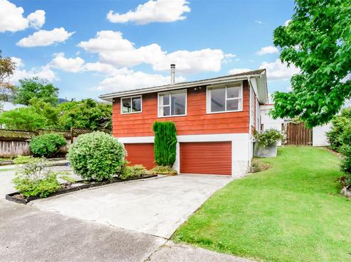 13 Hookway Grove, Paraparaumu
